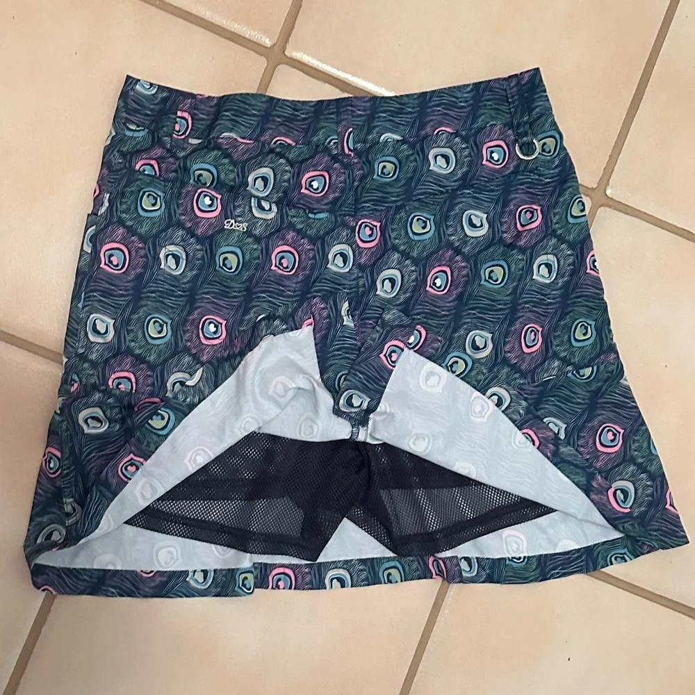 DAILY SPORTS Golf Skort Skirt Womens Size 4 Blue Peacock Feather Athletic Travel